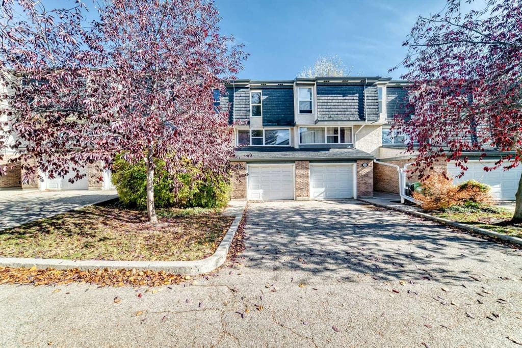 410 Brae Glen Crescent SW — photo 1