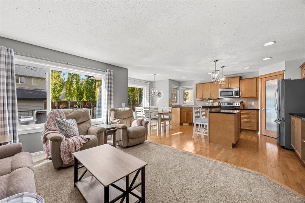 176 Royal Oak Terrace NW — photo 1
