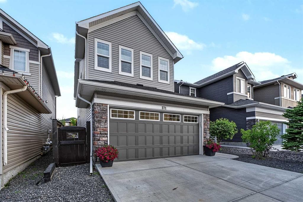 371 Evanspark Gardens NW — photo 1