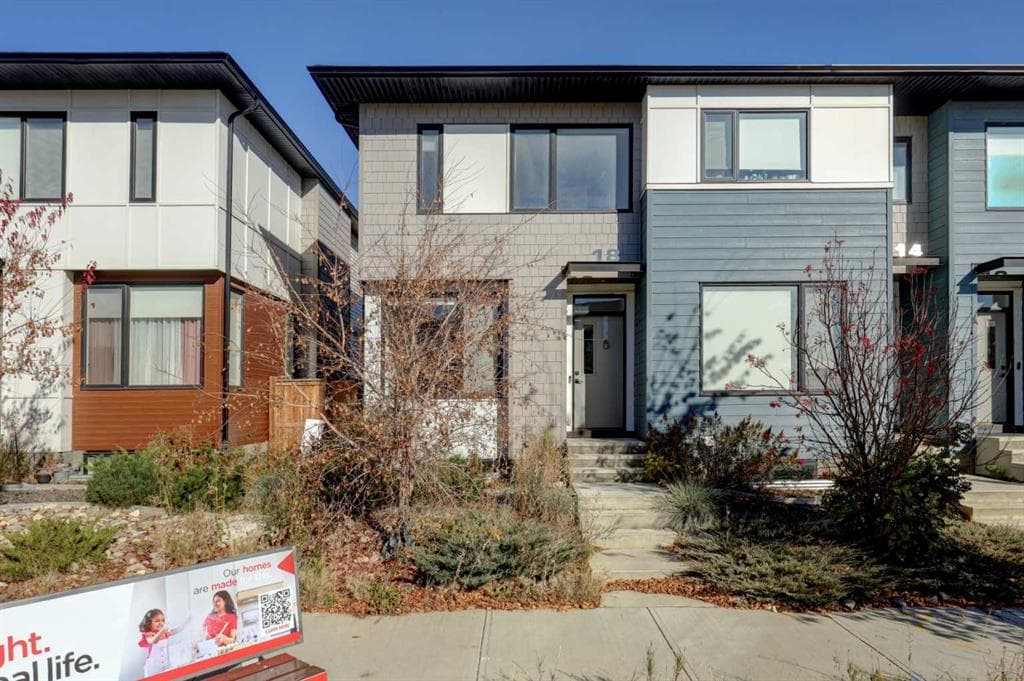 5-bed Townhouse for sale at 18 Homestead Boulevard NE, Calgary