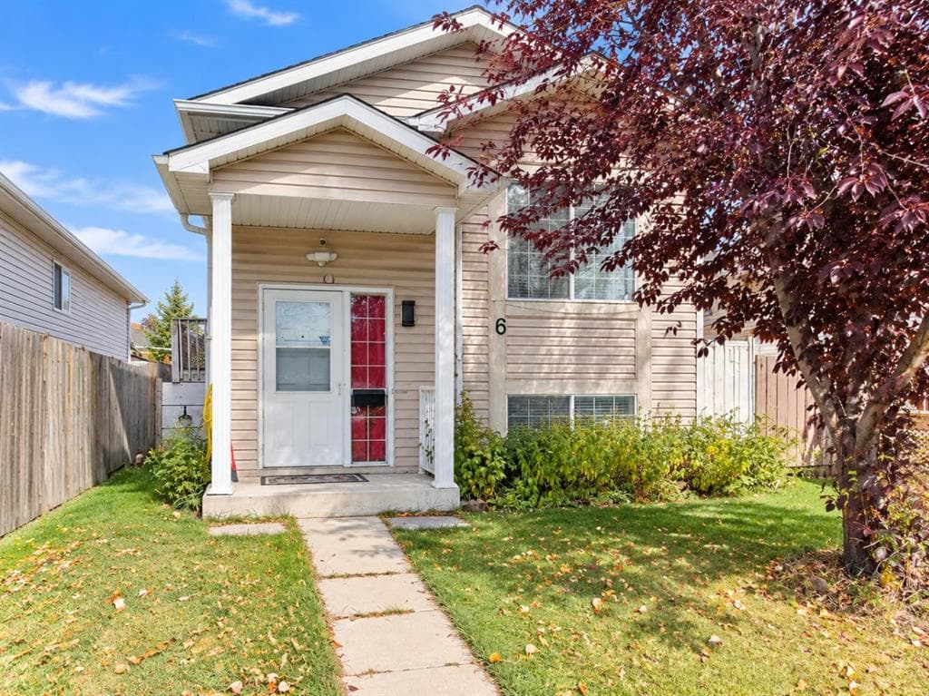 76 Martinbrook Link NE — photo 1