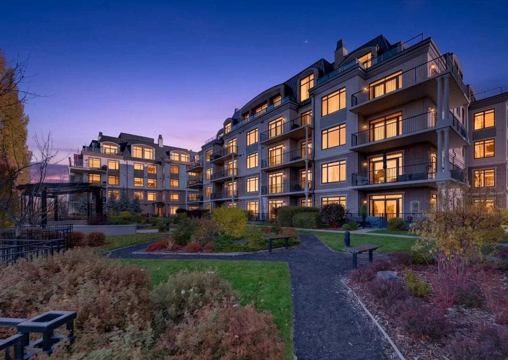 105, 211 Quarry Way SE — photo 1