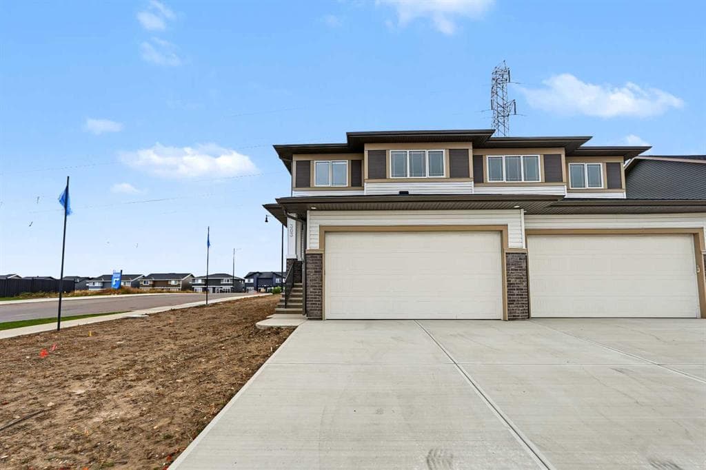 303 Dawson Dock Way — photo 1