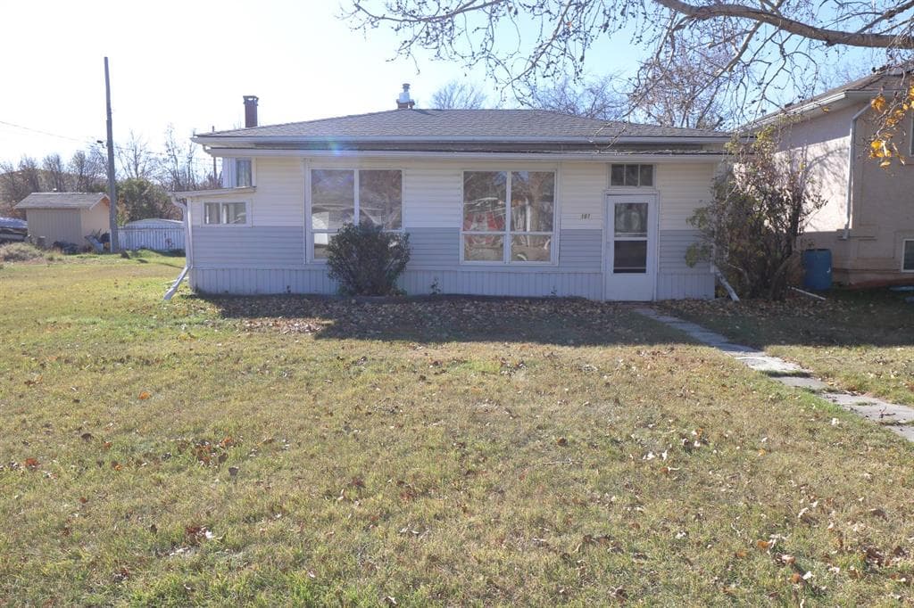 107 7 Avenue N — photo 1