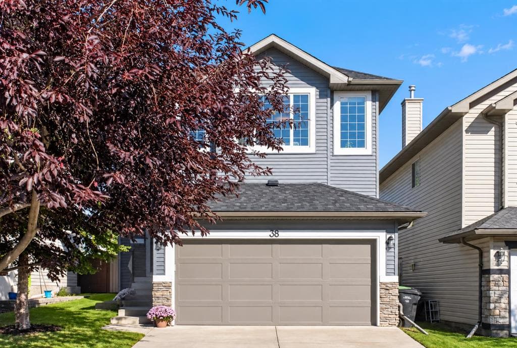 38 Somerside Crescent SW — photo 1