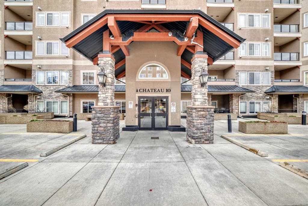 2-bed Apartment for sale at 437, 10 Discovery Ridge Close SW, Calgary