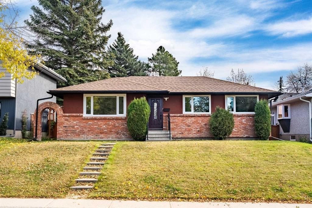7-bed Detached for sale at 4824 Claret Street NW, Calgary