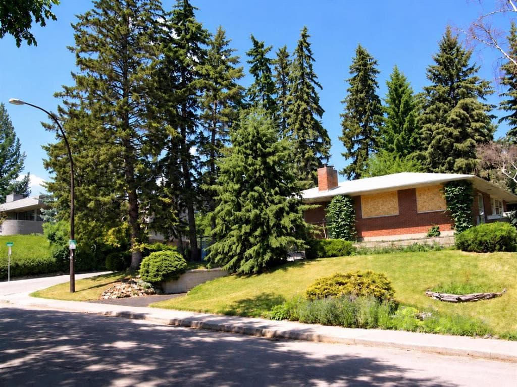 4-bed Detached for sale at 1616 11 Avenue NW, Calgary