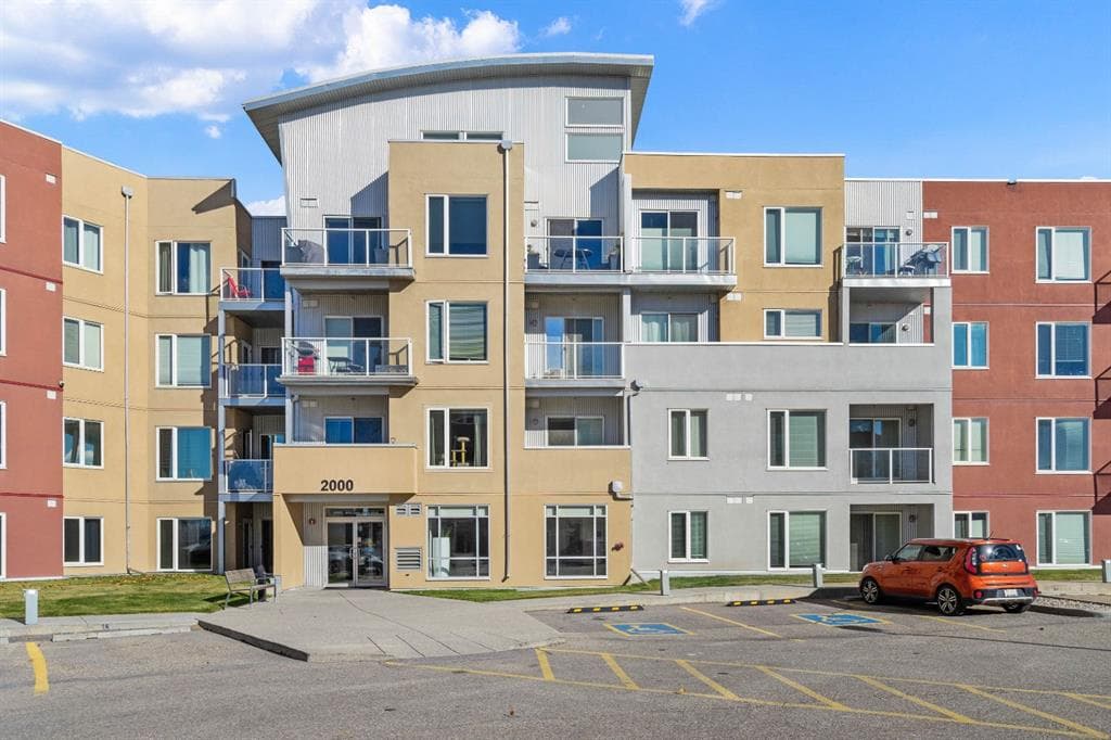 2-bed Apartment for sale at 2118, 604 East Lake Boulevard NE, Airdrie
