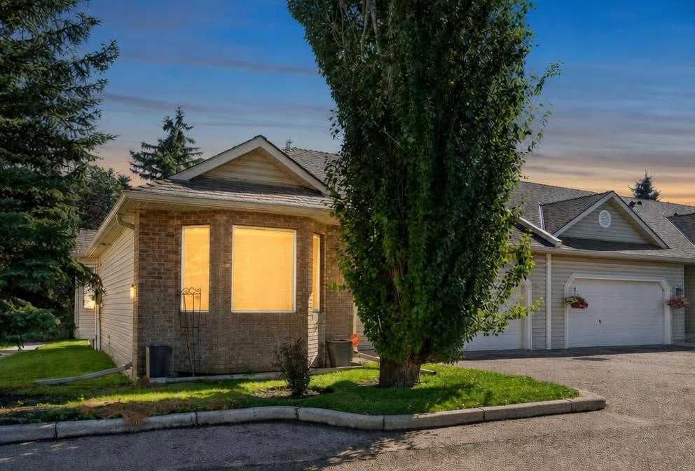 3-bed Townhouse for sale at 113 Mt Douglas Villas SE, Calgary