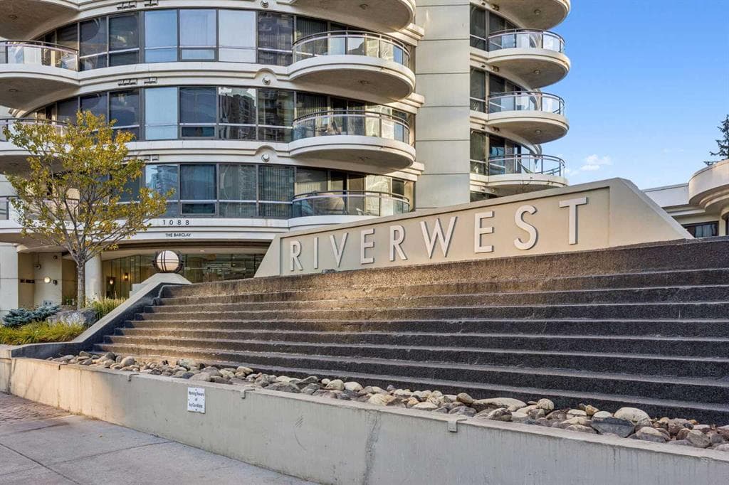 903, 1088 6 Avenue SW — photo 1