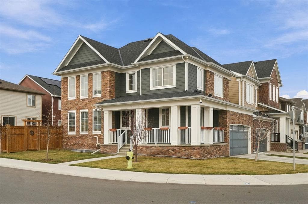 24 Yorkville Terrace SW — photo 1