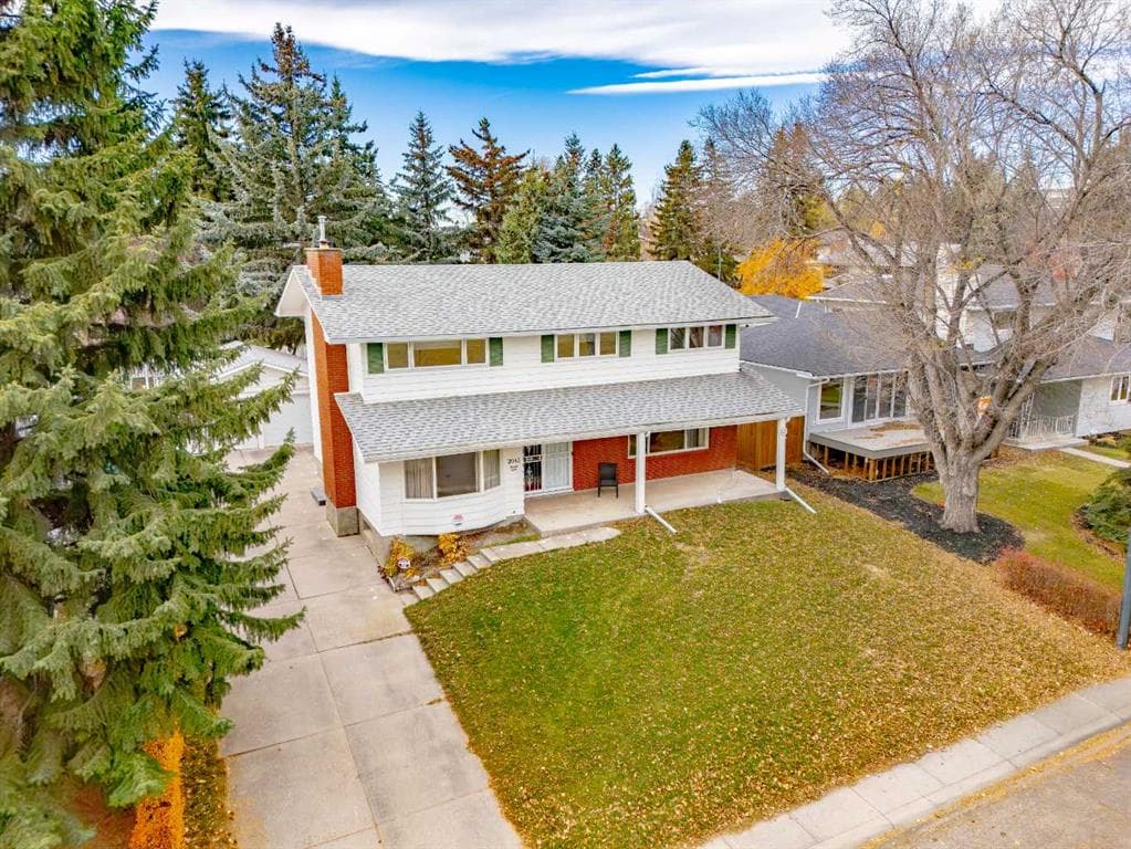 5-bed Detached for sale at 2043 Ungava Road NW, Calgary