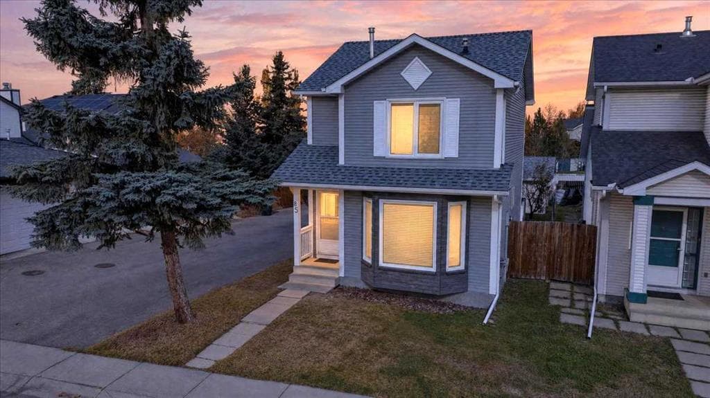 85 River Rock Circle SE — photo 1