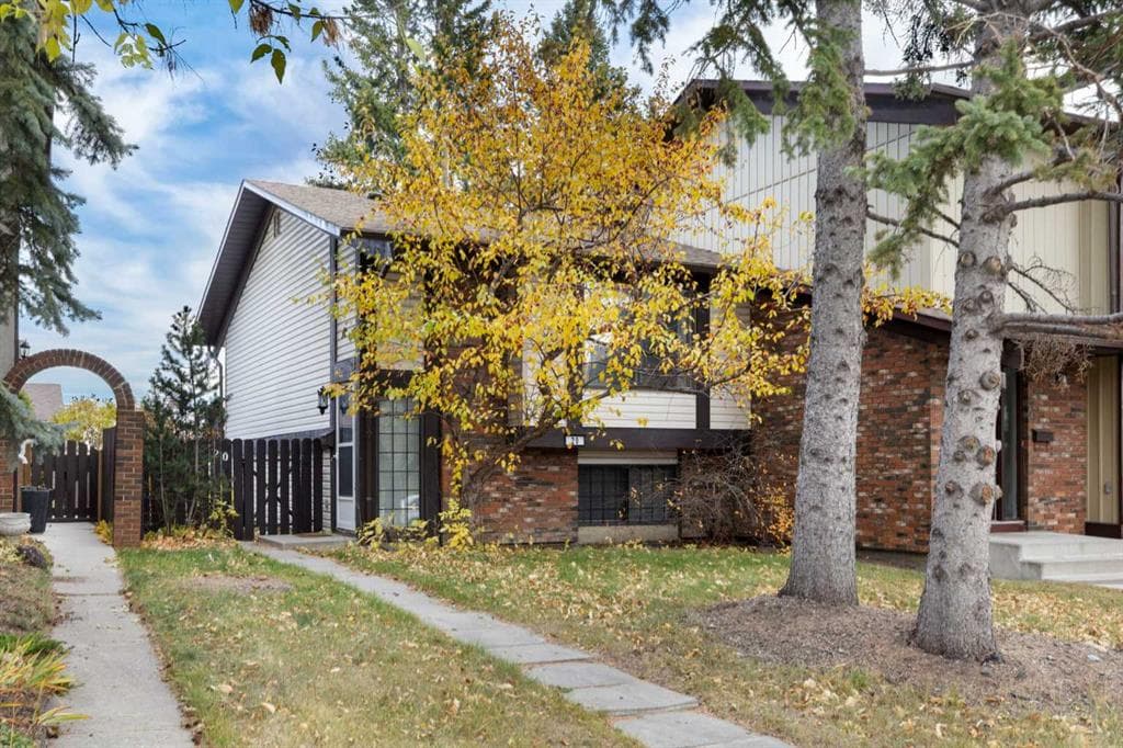 20 Dalhousie Crescent NW — photo 1