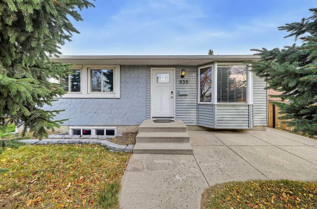 4-bed Detached for sale at 935 Madeira Way NE, Calgary
