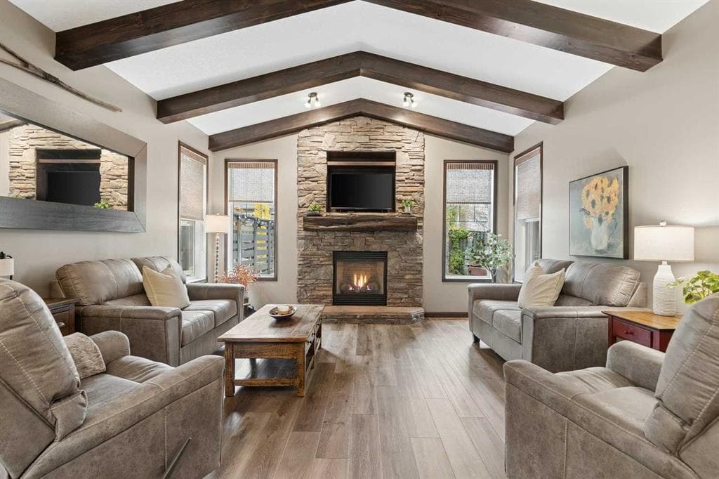 32 Cranarch Bay SE — photo 1