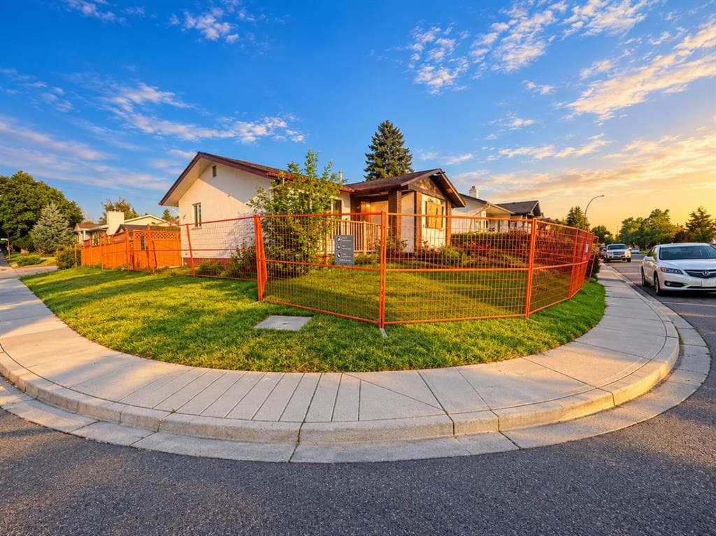 3-bed Detached for sale at 3040 Rundleside Drive NE, Calgary