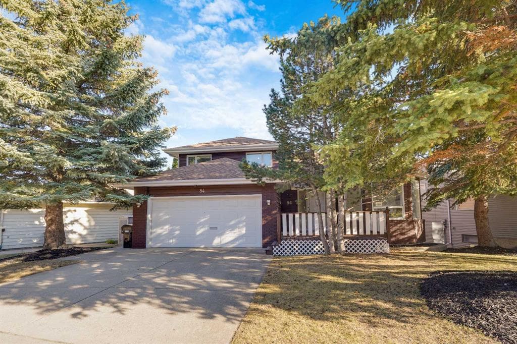 84 Strathlorne Crescent SW — photo 1