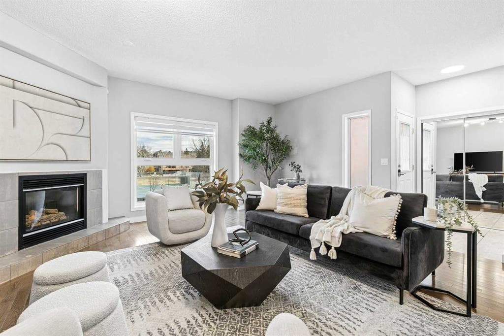 2-bed Townhouse for sale at 2405 17 Street SW, Calgary