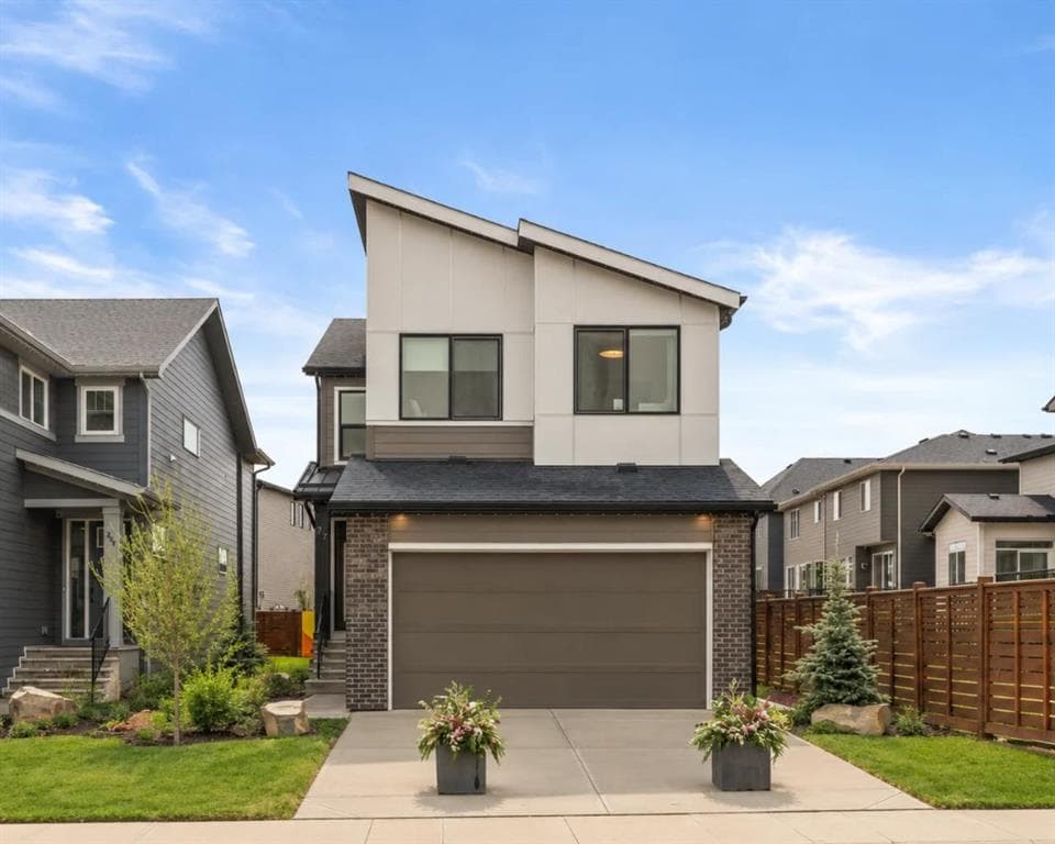 124 Starling Place NW — photo 1