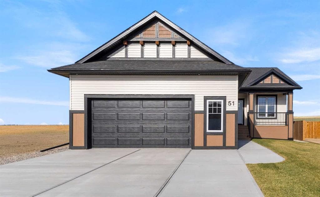 51 Vincent Crescent — photo 1