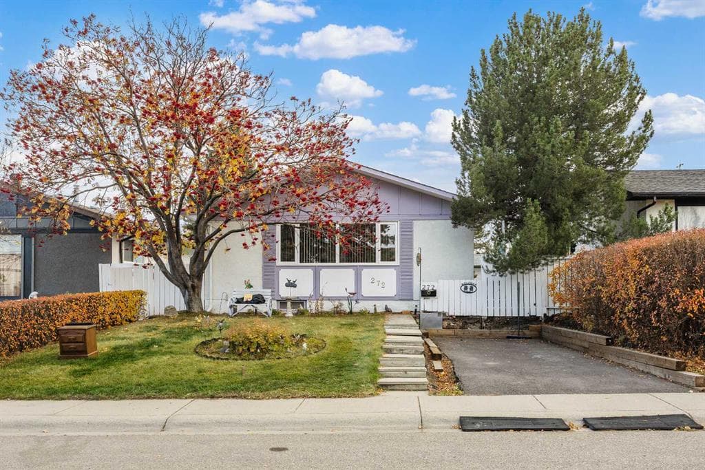 4-bed Detached for sale at 272 Huntington Close NE, Calgary