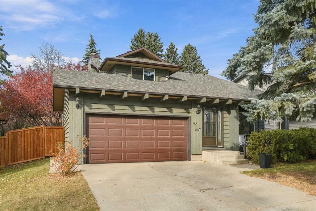 88 Deermeade Road SE — photo 1