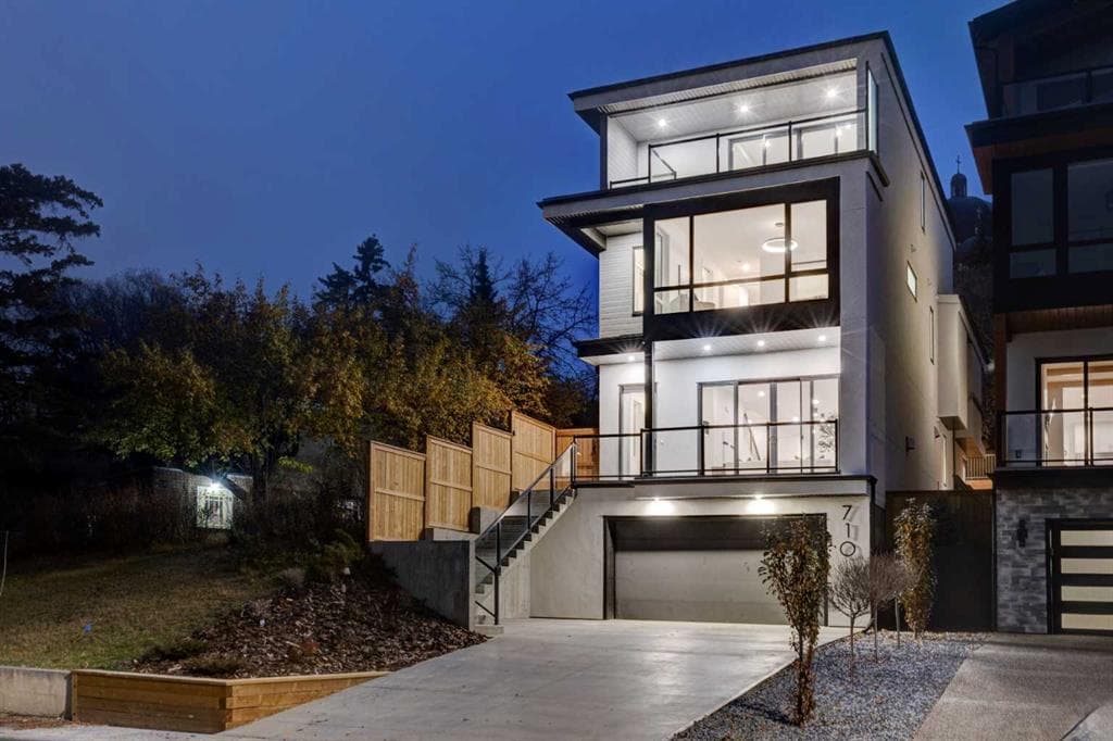 4-bed Detached for sale at 710 Bridge Crescent NE, Calgary