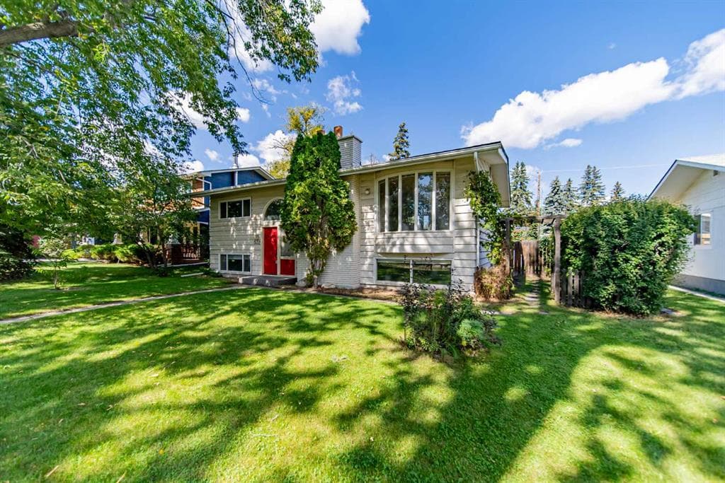 532 Willow Park Drive SE — photo 1