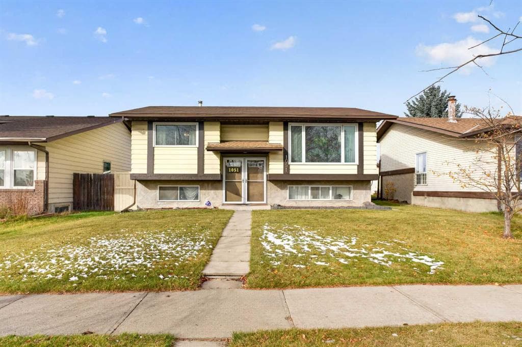 1051 Abbeydale Drive NE — photo 1