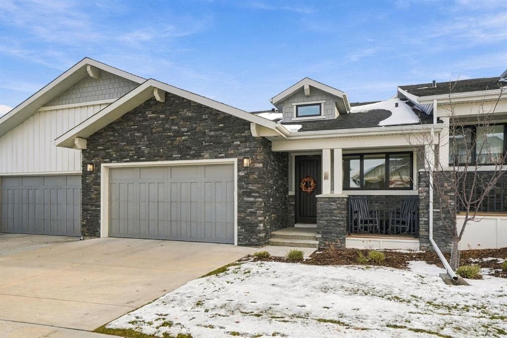 42 Crestridge Bay SW — photo 1