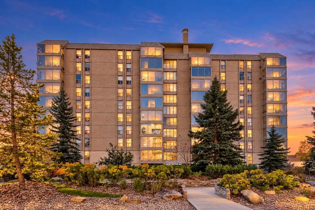 2-bed Apartment for sale at 104, 4555 Varsity Lane NW, Calgary