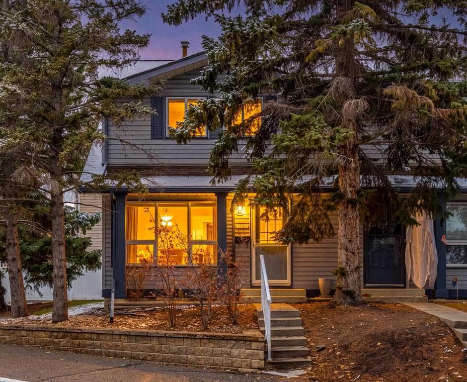 3-bed Townhouse for sale at 146 Woodmont Terrace SW, Calgary
