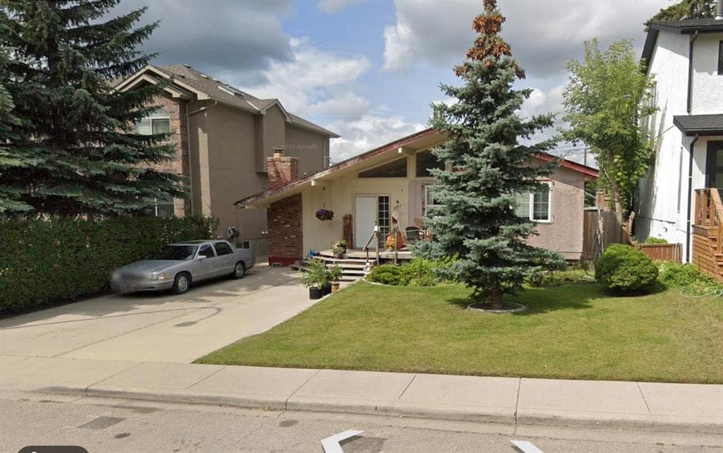 3811 44 Street SW — photo 1