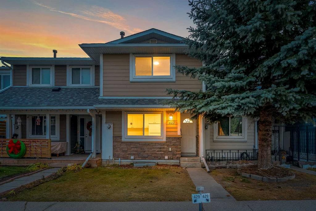 2-bed Townhouse for sale at 429 Georgian Villas NE, Calgary