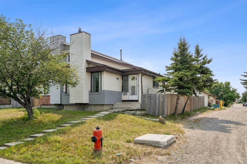 3-bed Semi-detached for sale at 212 Whitman Place NE, Calgary