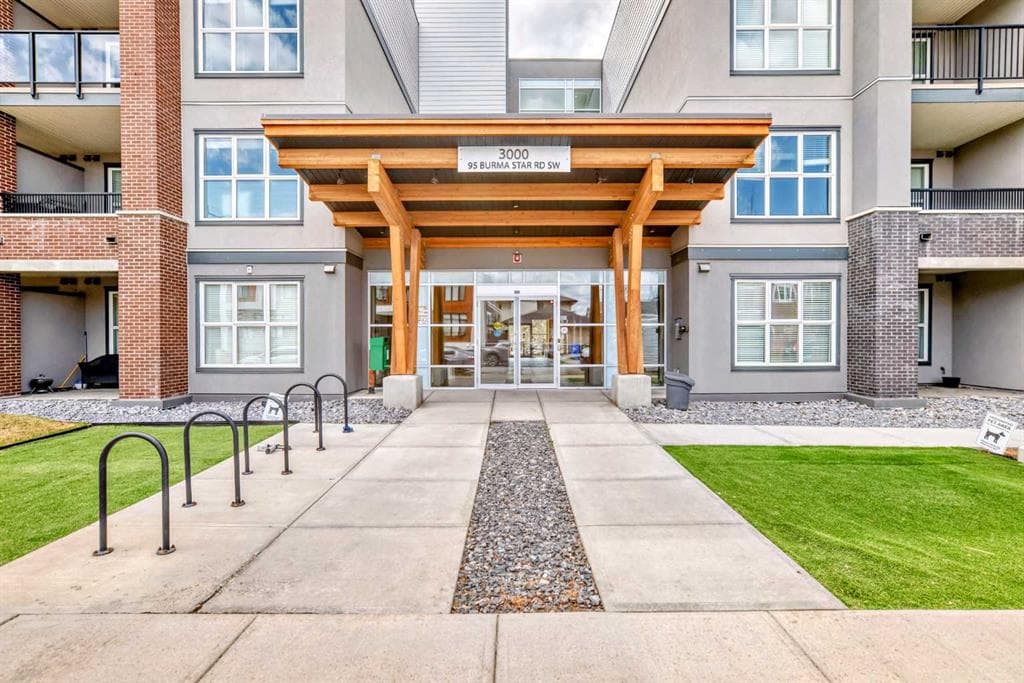 1-bed Apartment for sale at 3210, 95 Burma Star Road SW, Calgary