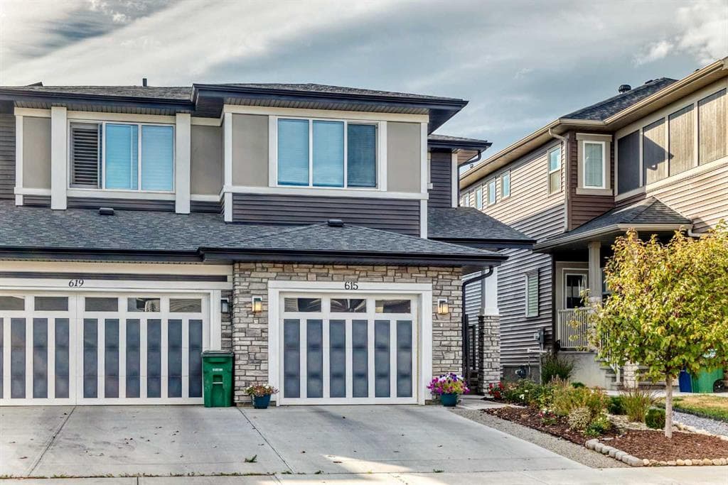 615 Kingsmere Way SE — photo 1