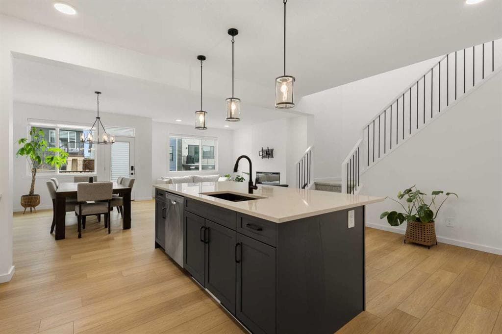 3-bed Detached for sale at 50 Royston Terrace NW, Calgary