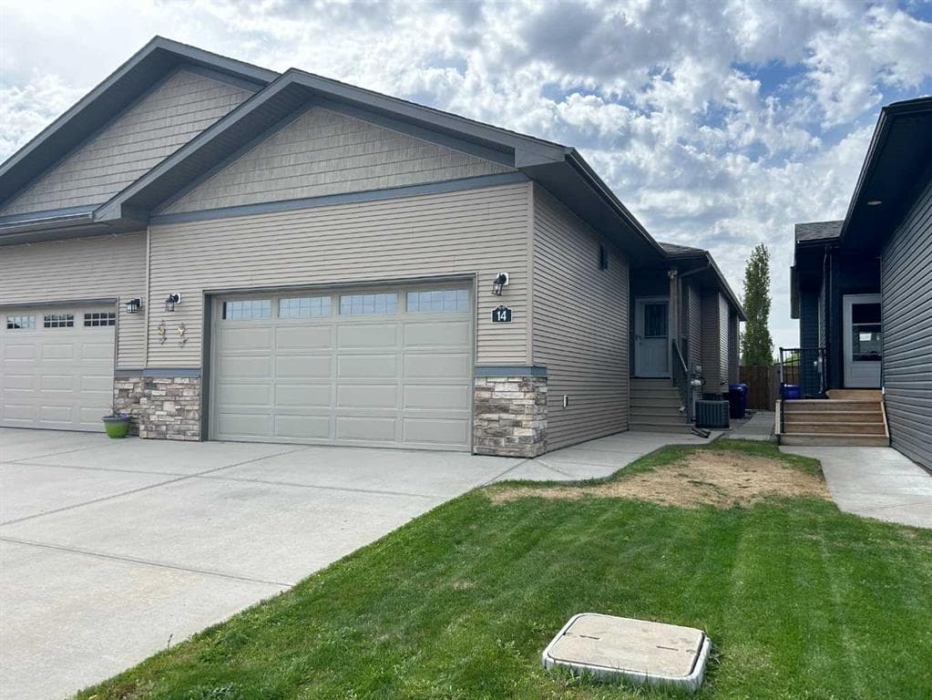3-bed Semi-detached for sale at 14 Violet Close, Olds