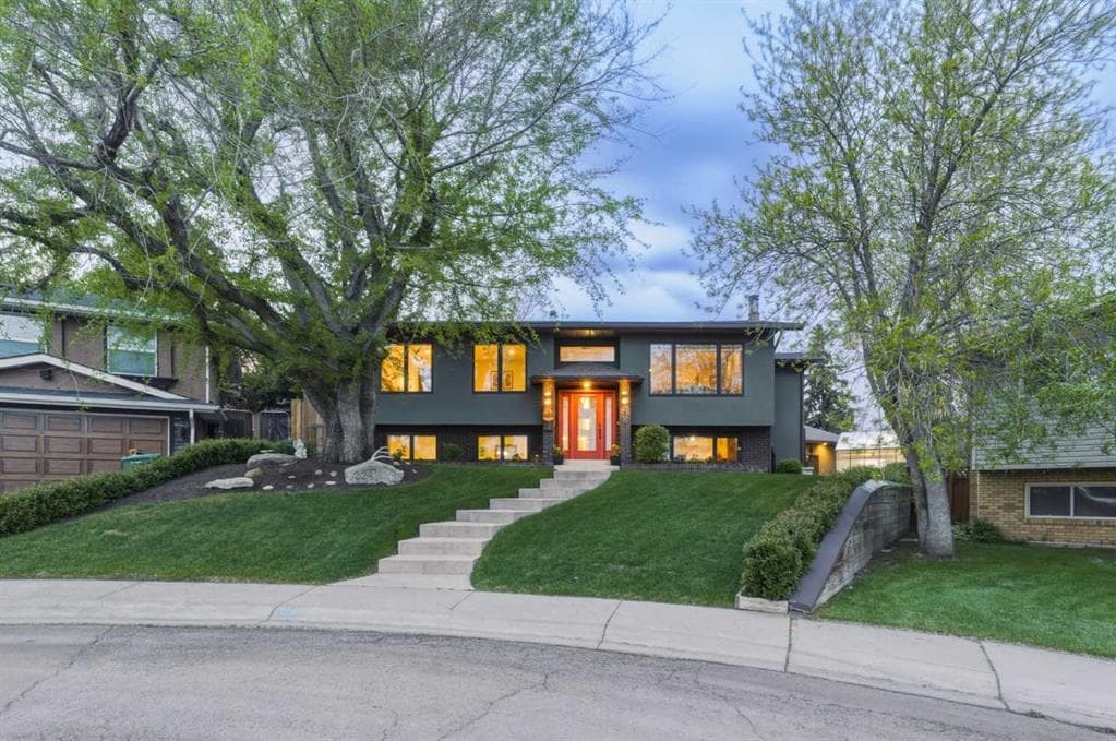 3-bed Detached for sale at 228 Cantrell Place SW, Calgary
