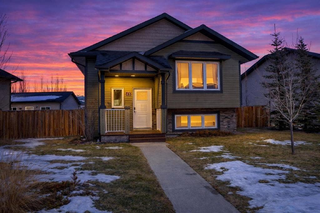 4-bed Detached for sale at 48 Hawthorn Way NE, Olds