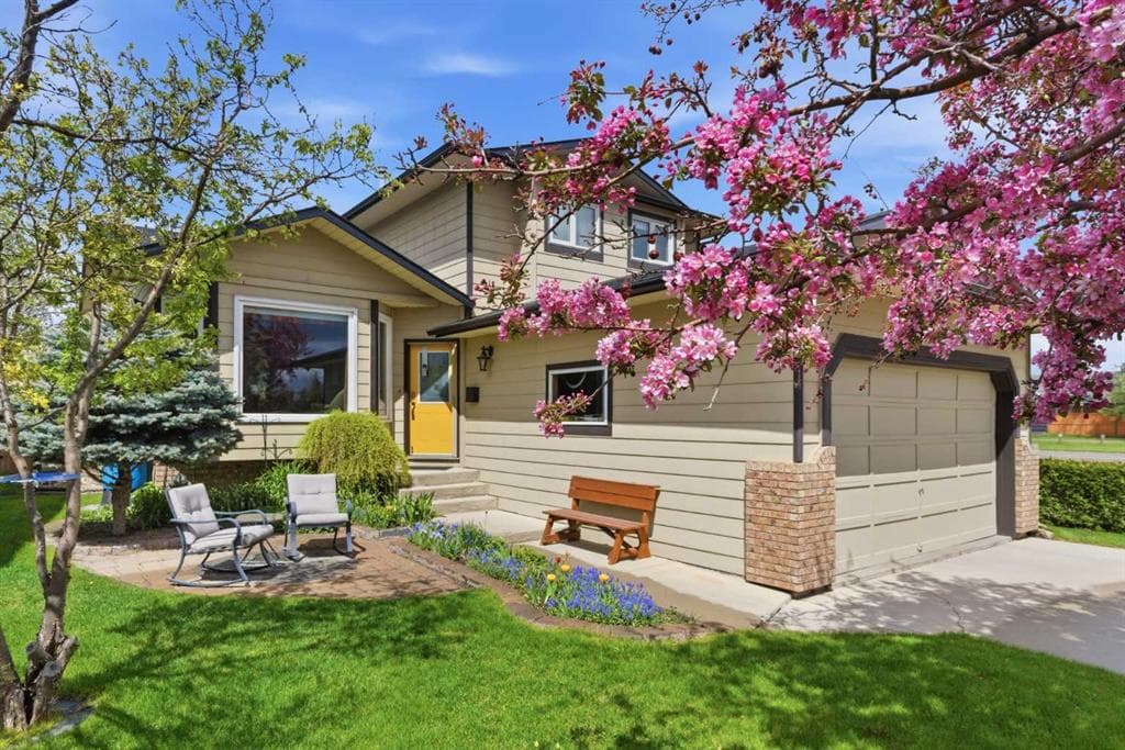 4-bed Detached for sale at 204 Sunrise Circle SE, Calgary