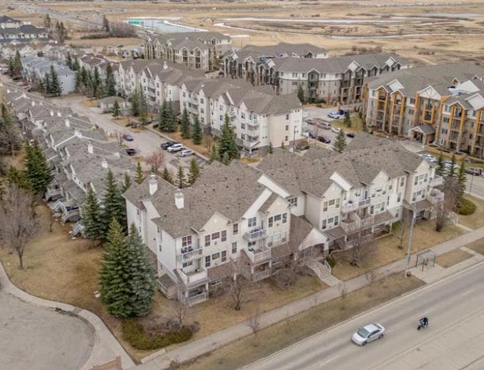 2-bed Apartment for sale at 101, 1000 Applevillage Court SE, Calgary