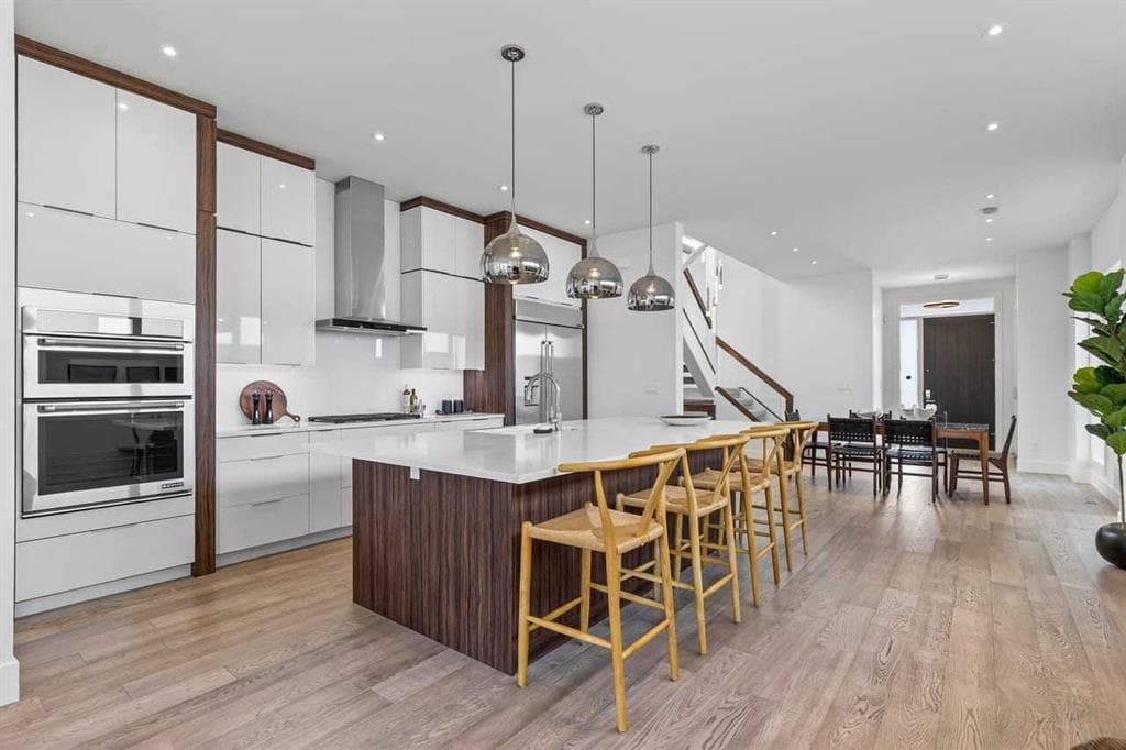4-bed Detached for sale at 1400 26A Street SW, Calgary