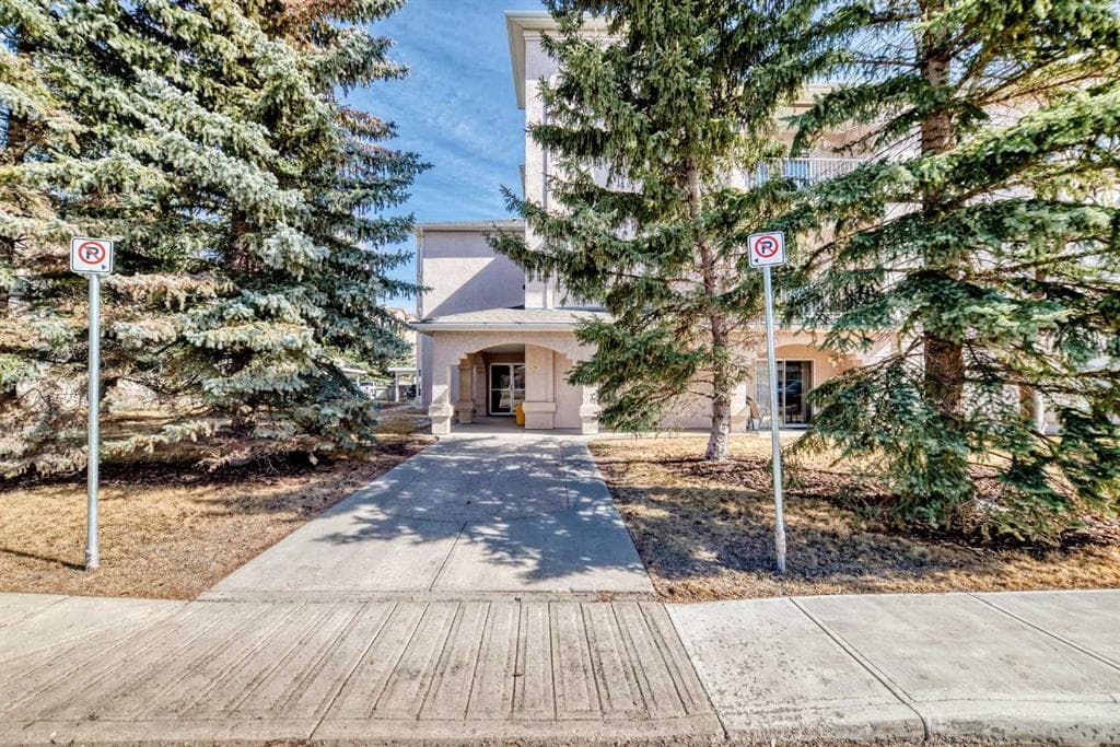 2-bed Apartment for sale at 205, 7 Lineham Avenue, Okotoks
