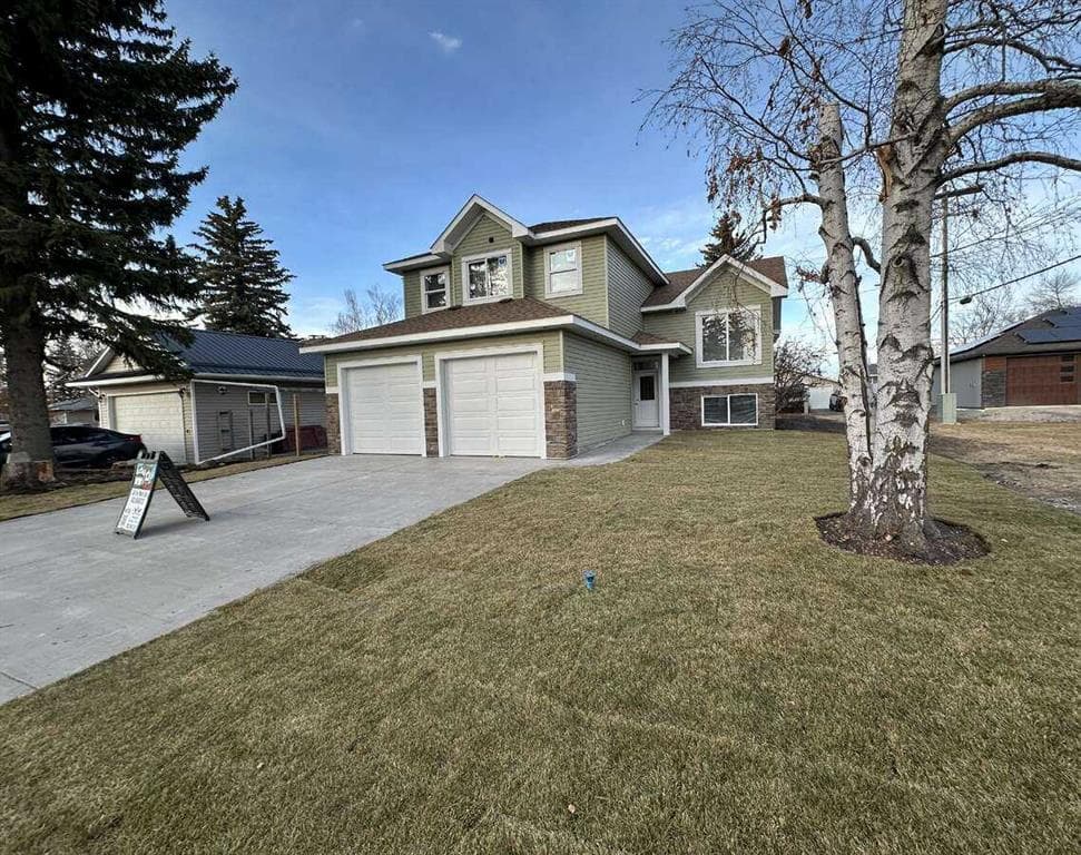3-bed Detached for sale at 5518 52 Street, Olds
