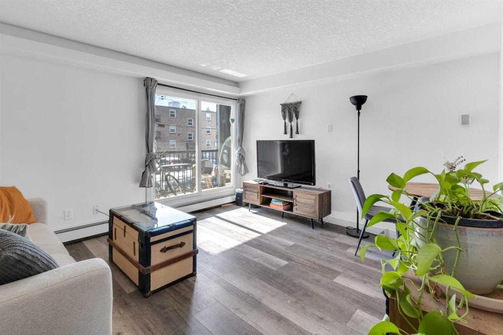 1-bed Apartment for sale at 204, 931 2 Avenue NW, Calgary