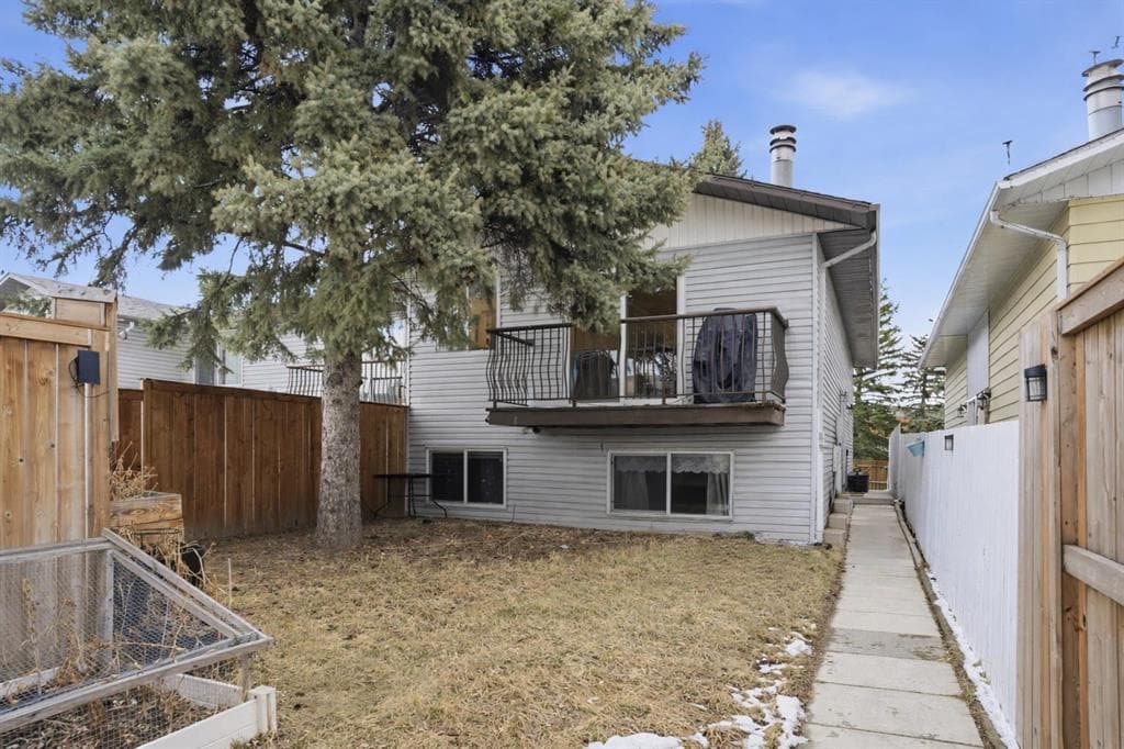 2-bed Townhouse for sale at A, 1407 44 Street SE, Calgary